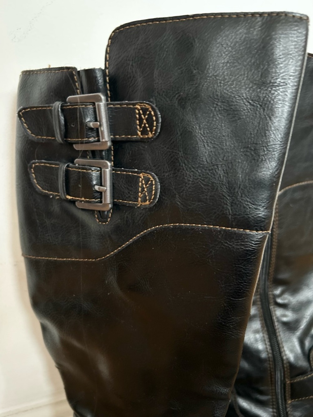 BORN tall riding boots with buckle comfy flat sole women 6.5 - Picture 4 of 10